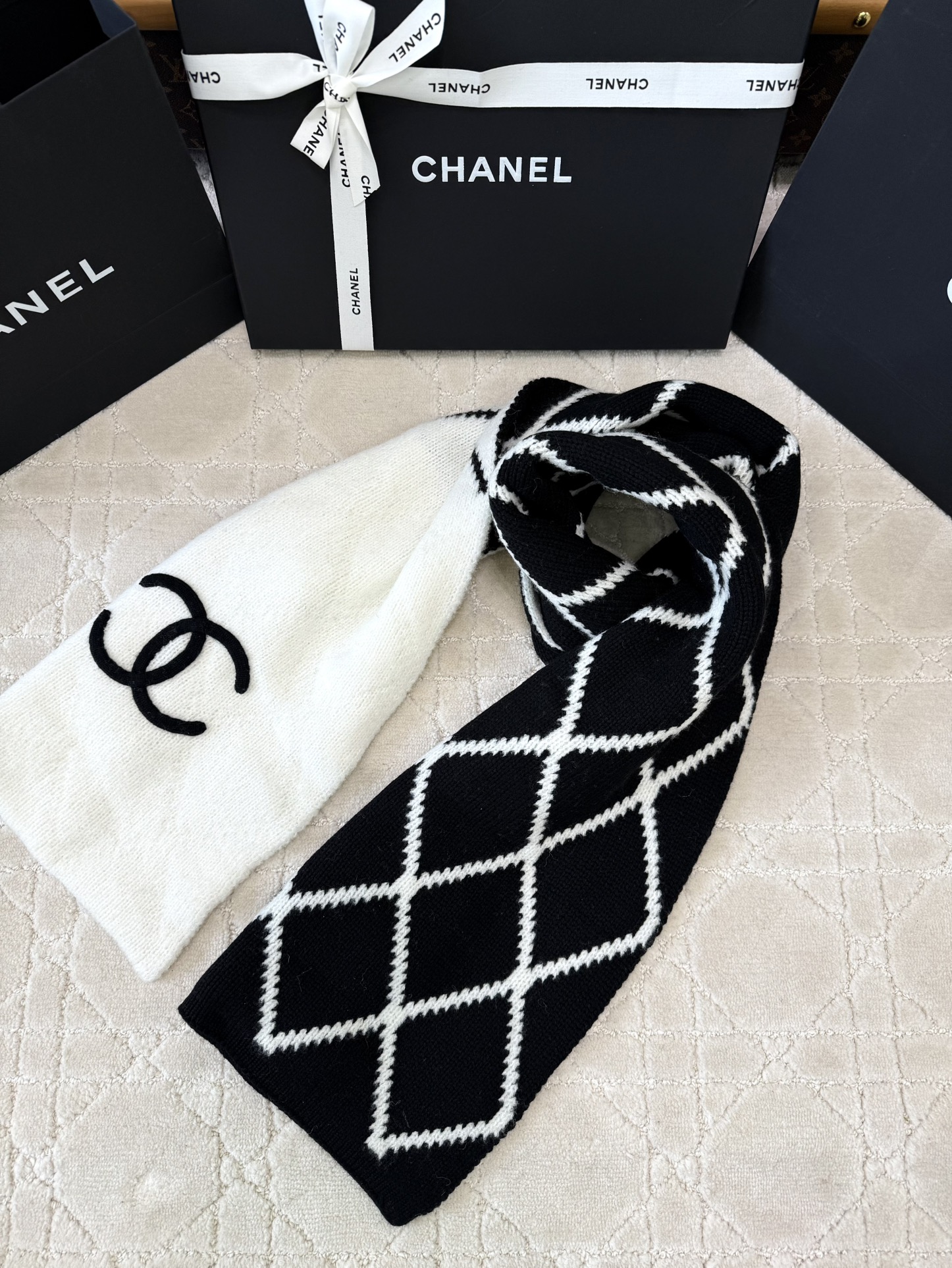 샤넬 24B 머플러