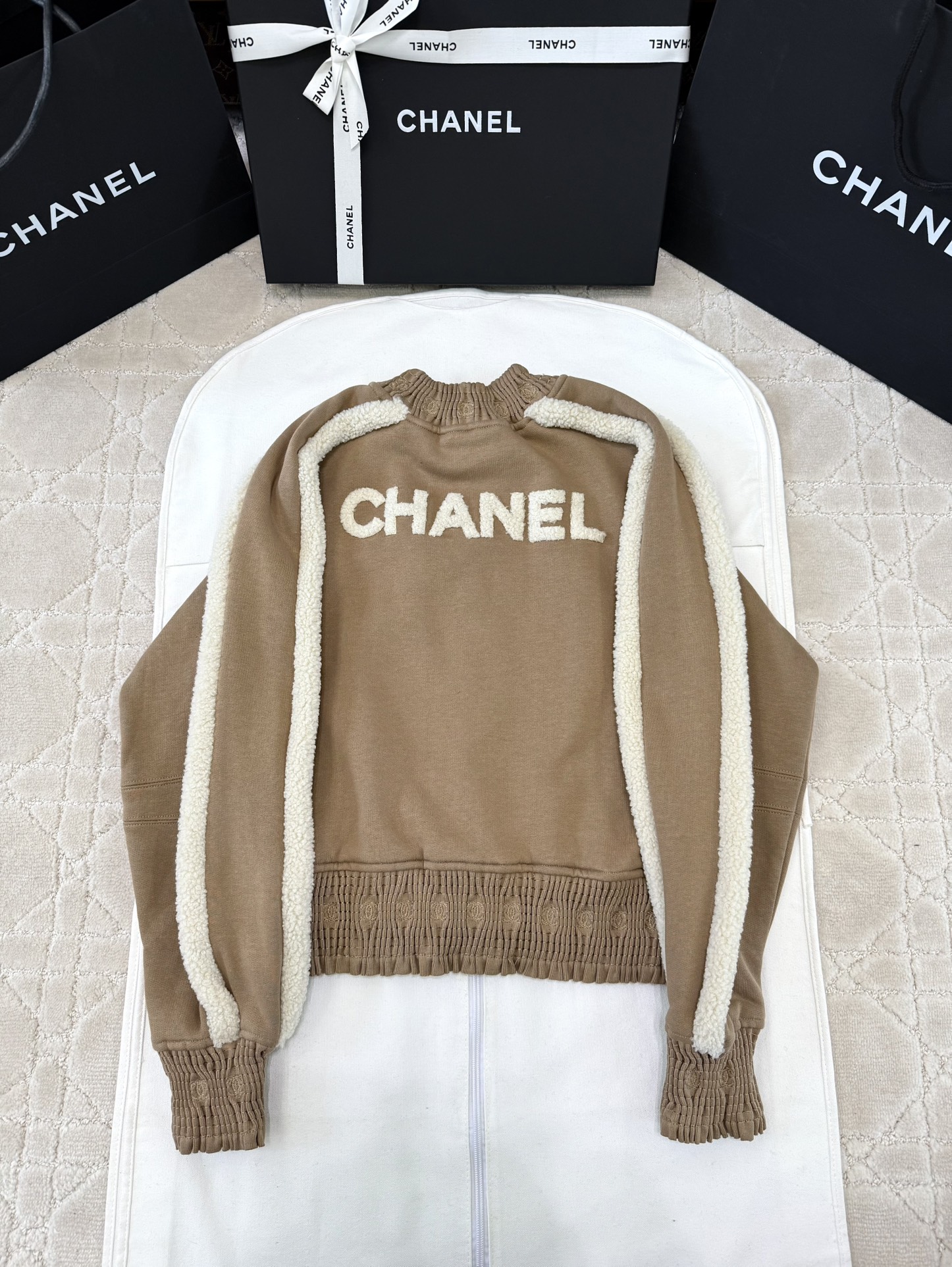 (W) 샤넬 맨투맨