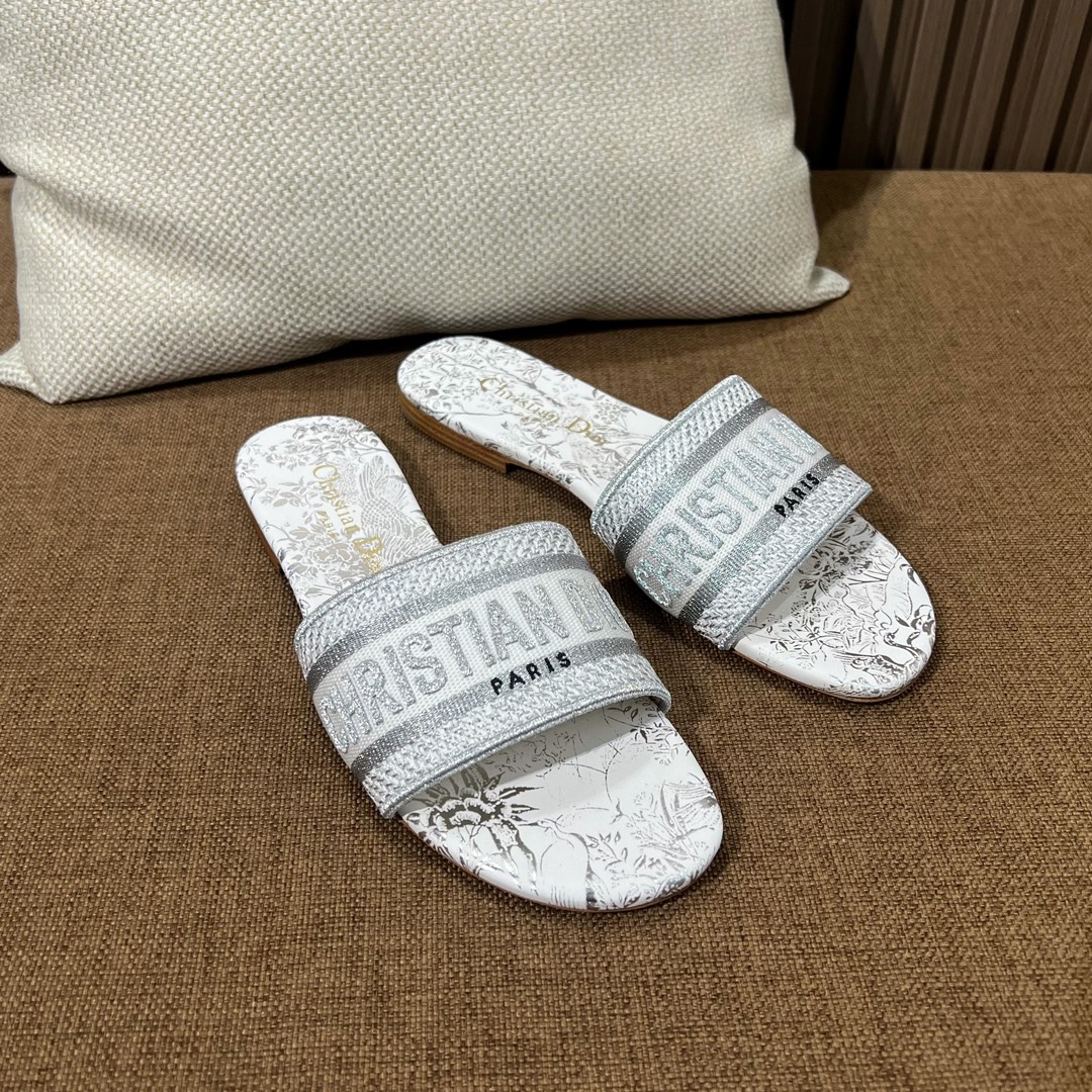 디올 디웨이 슬리퍼 정품급