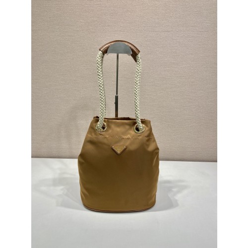 프라다 마리너 리나일론 스몰 버킷 백 1BE082