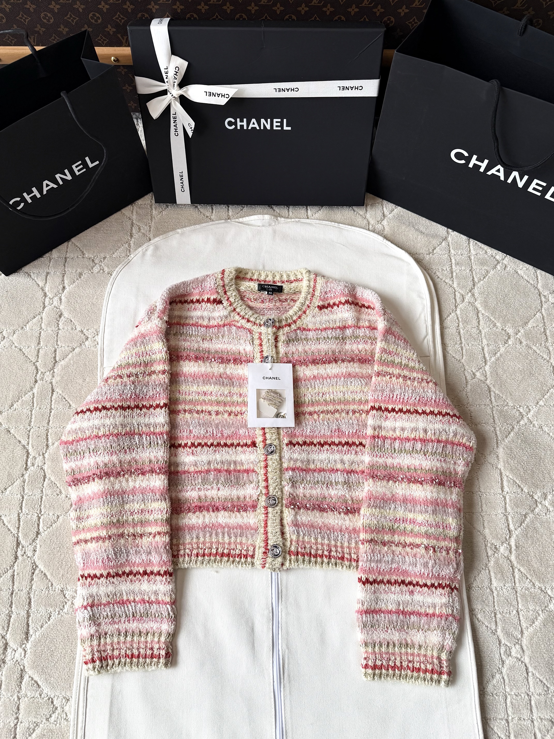 샤넬 스트라이프 가디건