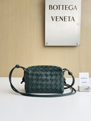 보테가베네타 미니 루프 카메라 백 에메랄드 그린 723547