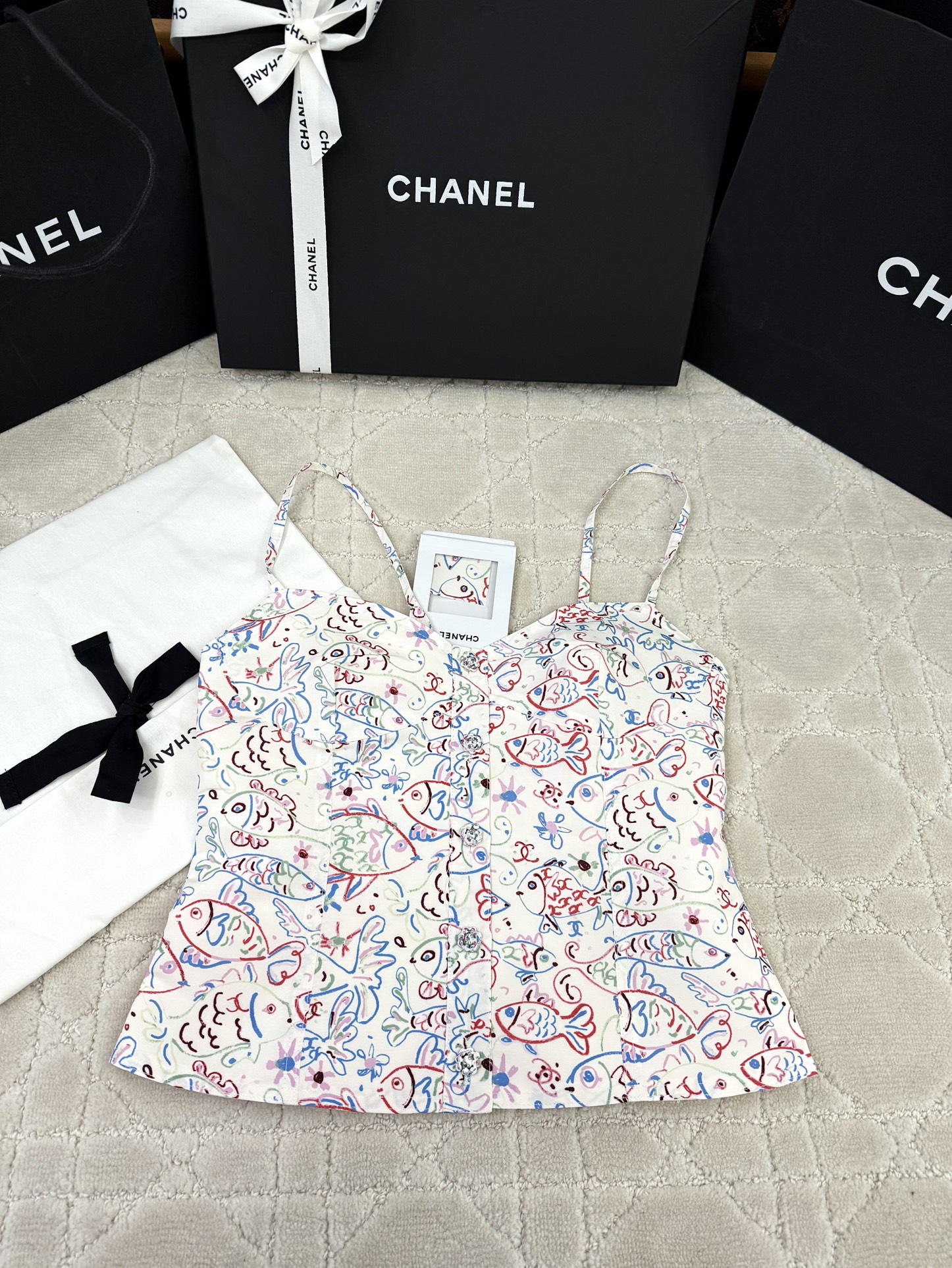 샤넬 그래피티 나시