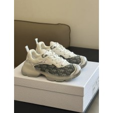 디올 바이브 스니커즈 그레이