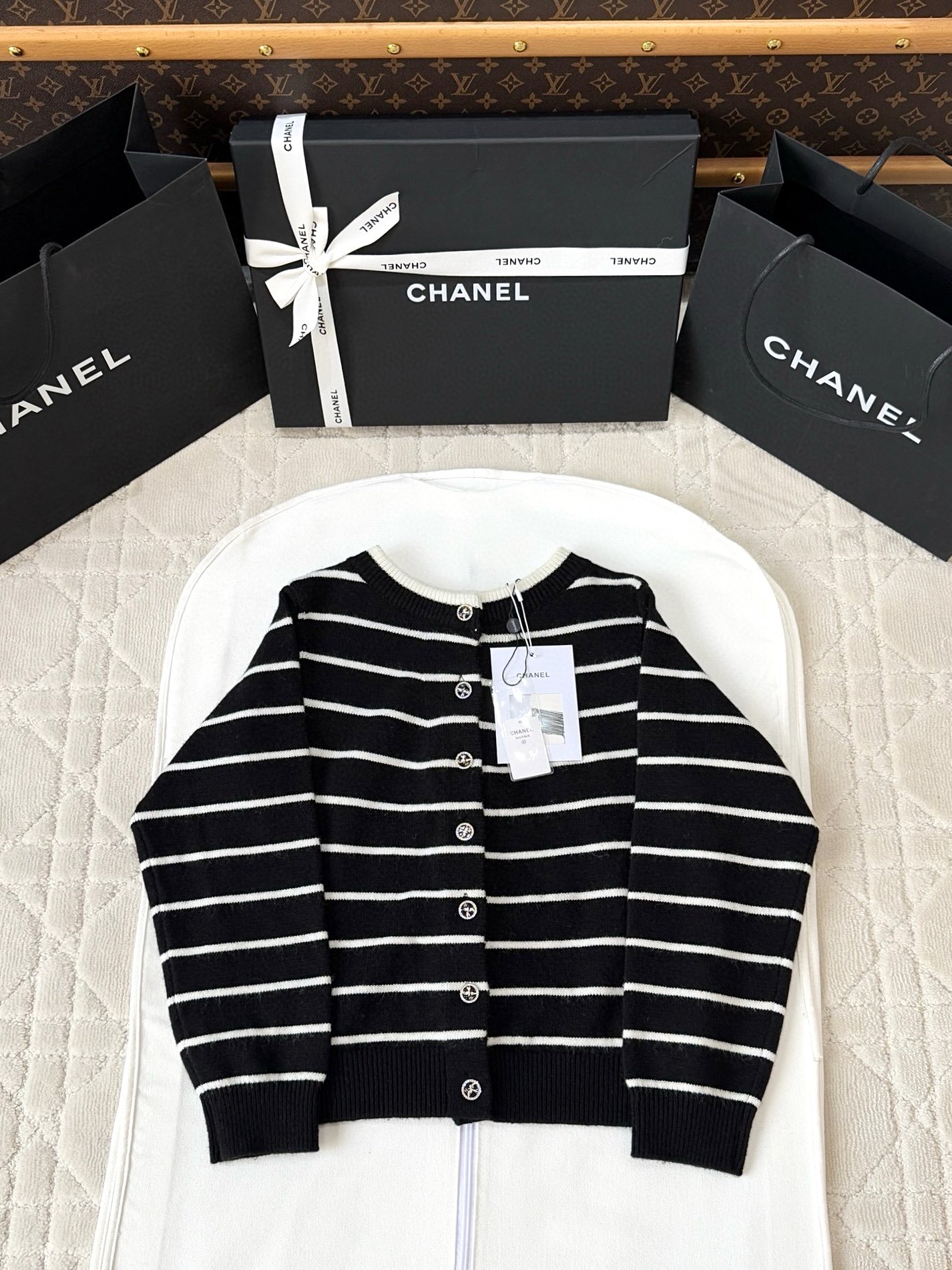 샤넬 25p 스트라이프 가디건