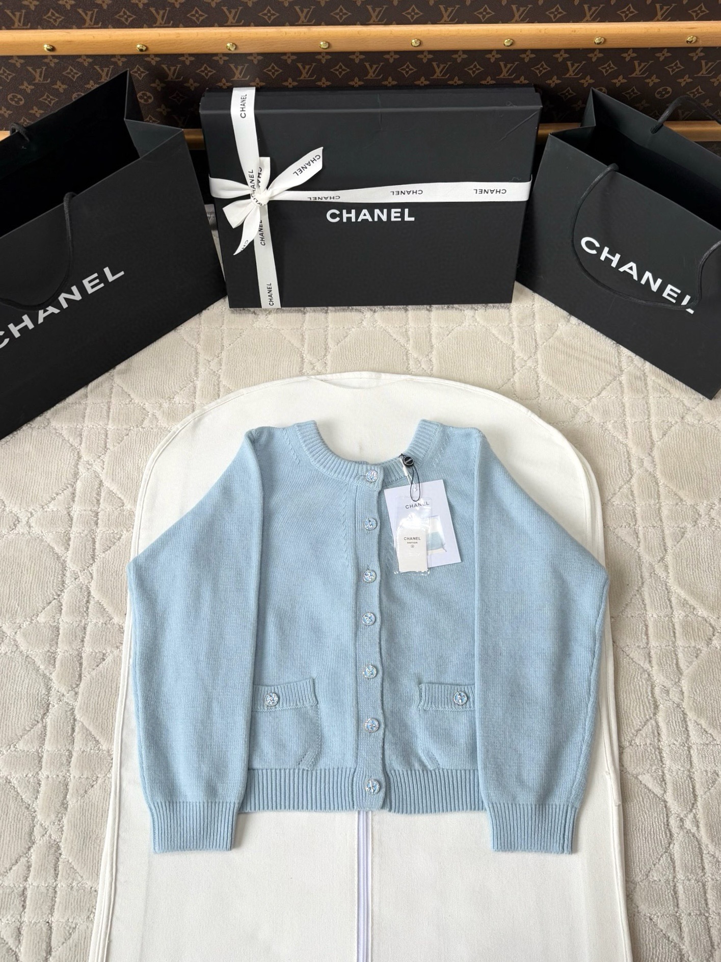 샤넬 25p 원숄더 가디건