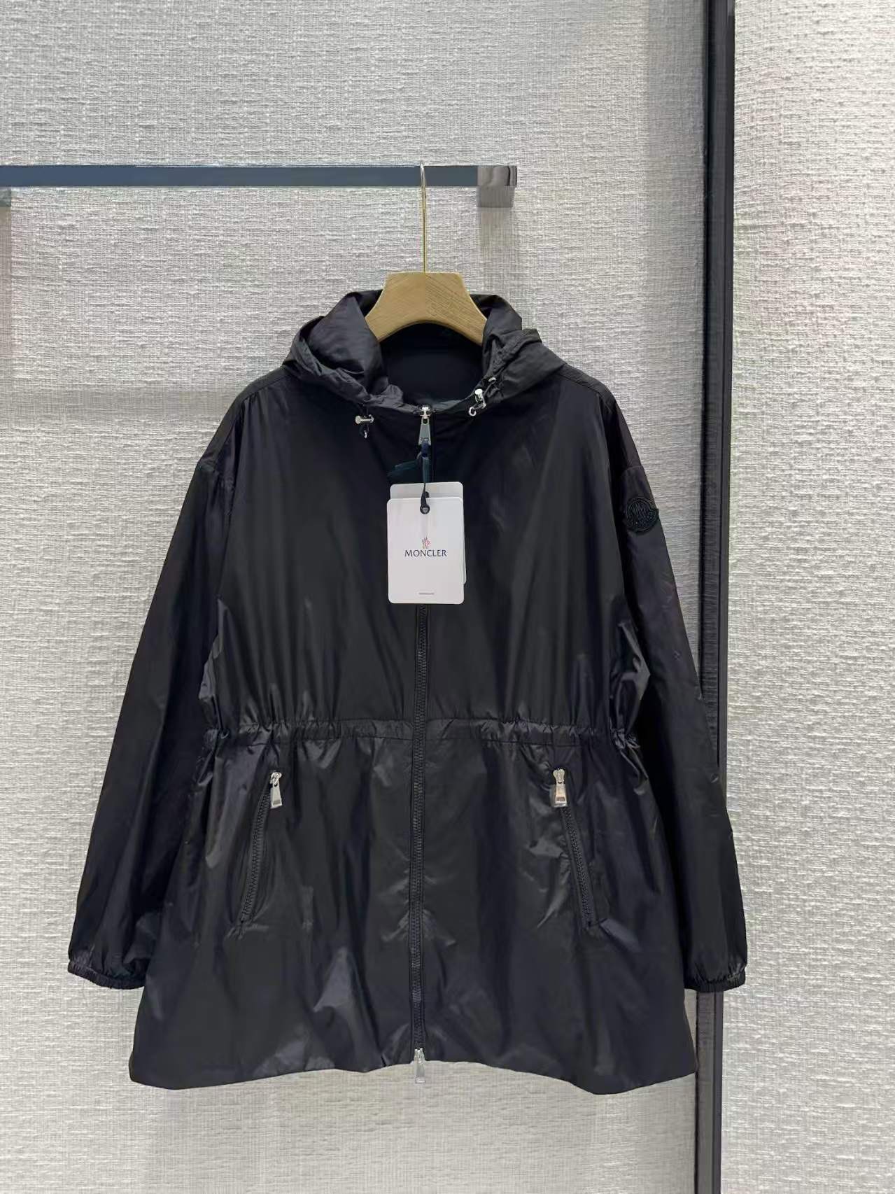 몽클레어 윈드브레이커 레인코트