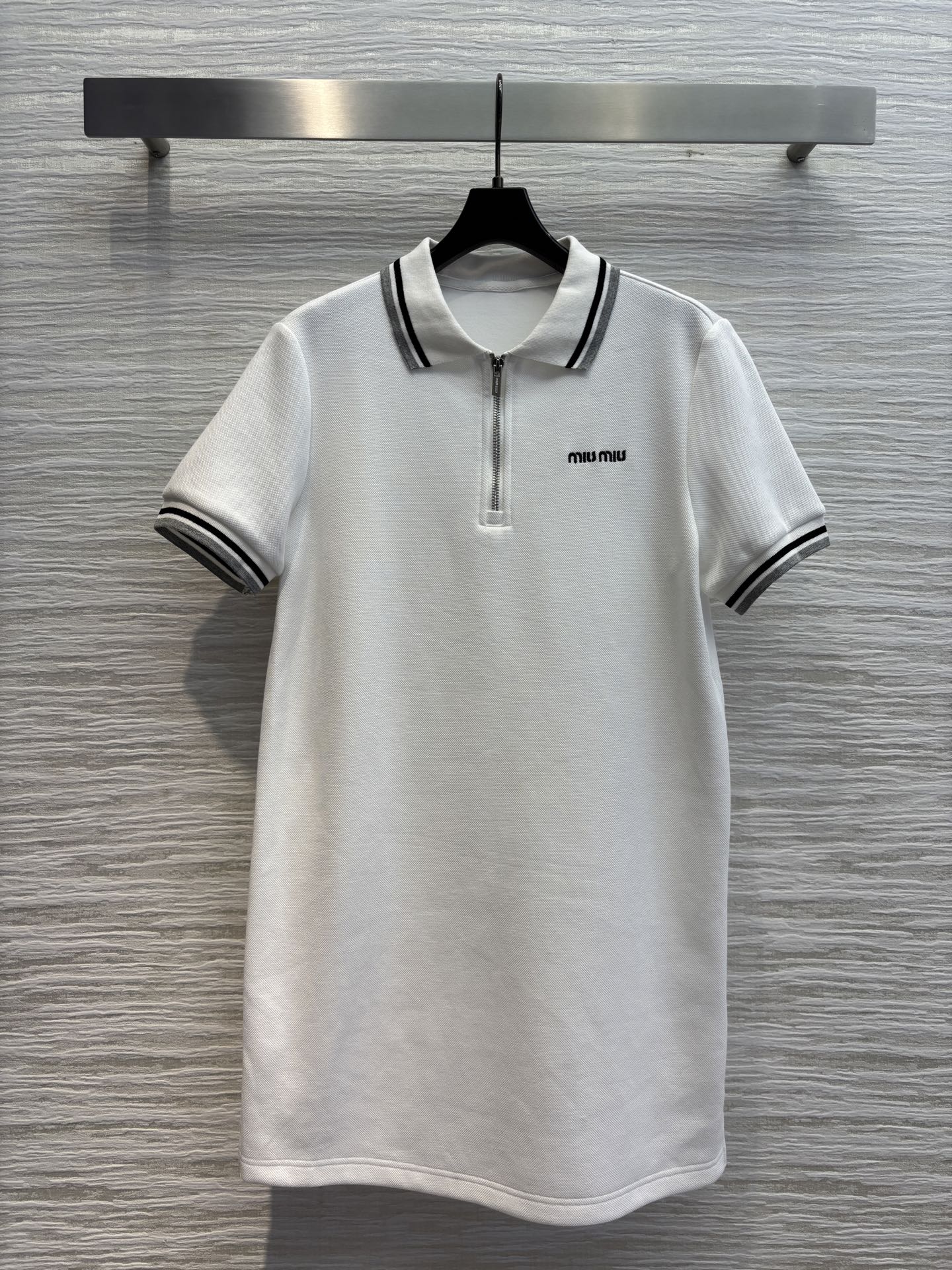 미우미우 드레스