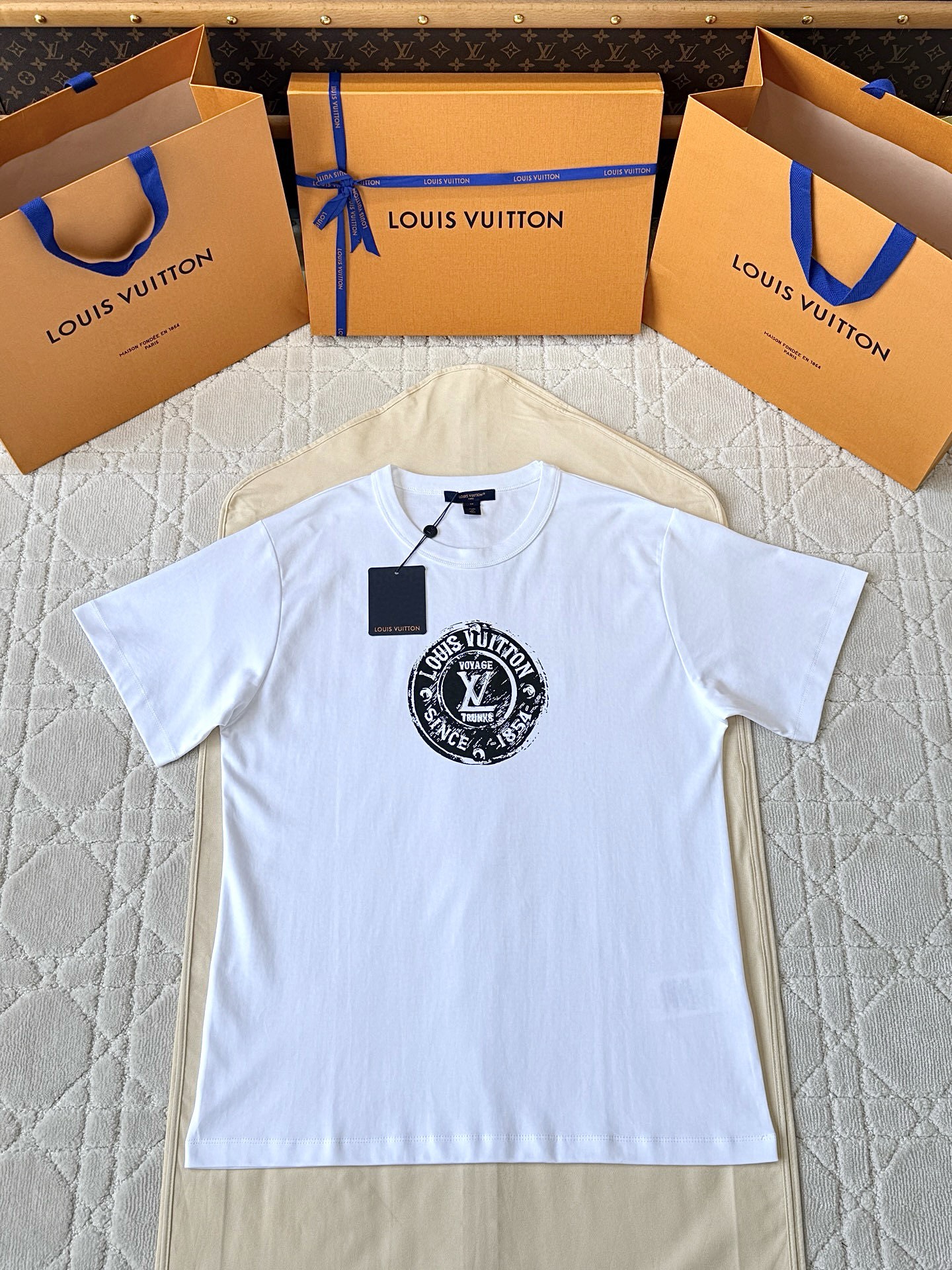 루이비통 반팔티