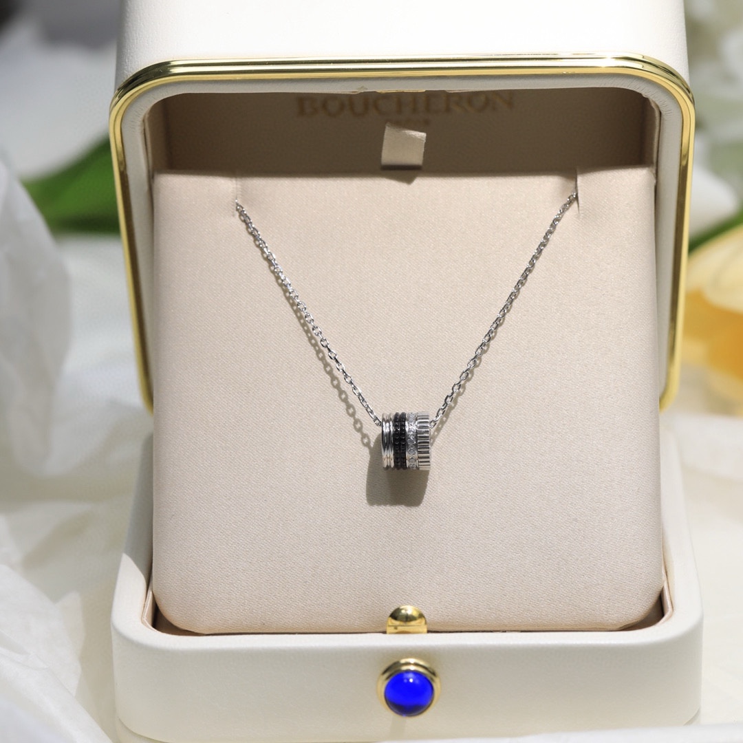 부쉐론 콰트로 클래식 스몰 네크리스