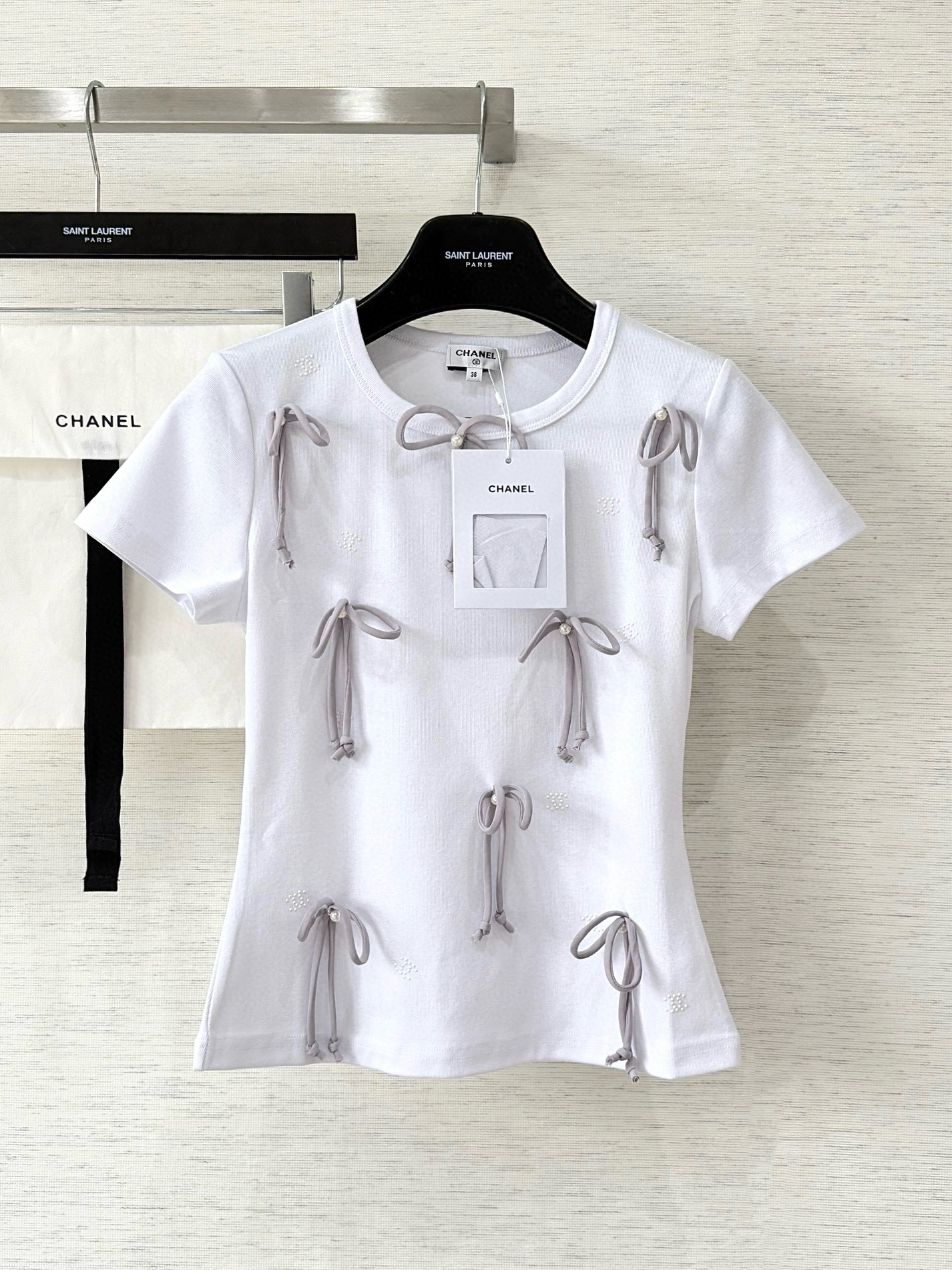 샤넬 25s 리본 프린트 반팔