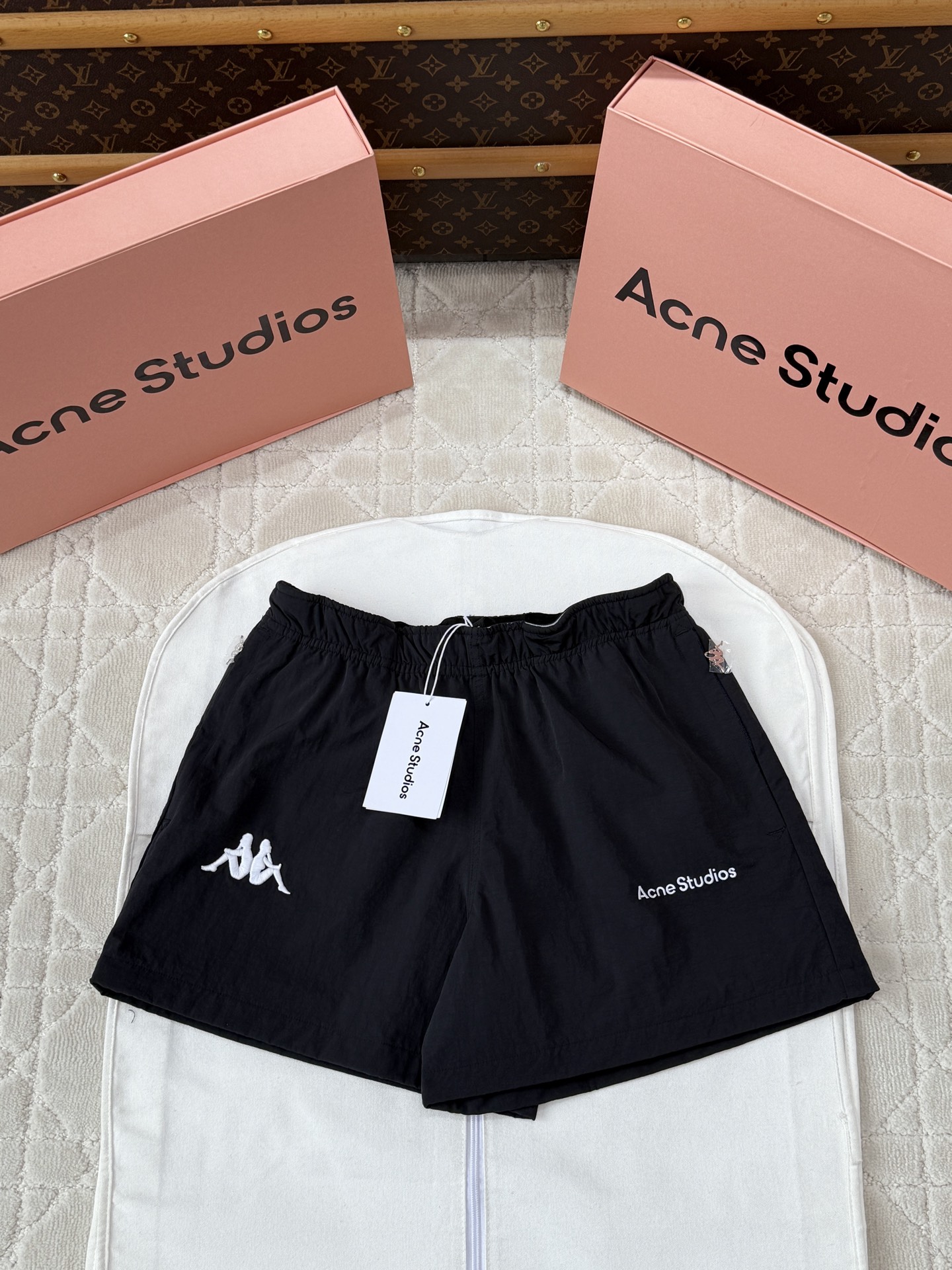 아크네스튜디오 트레이닝 반바지