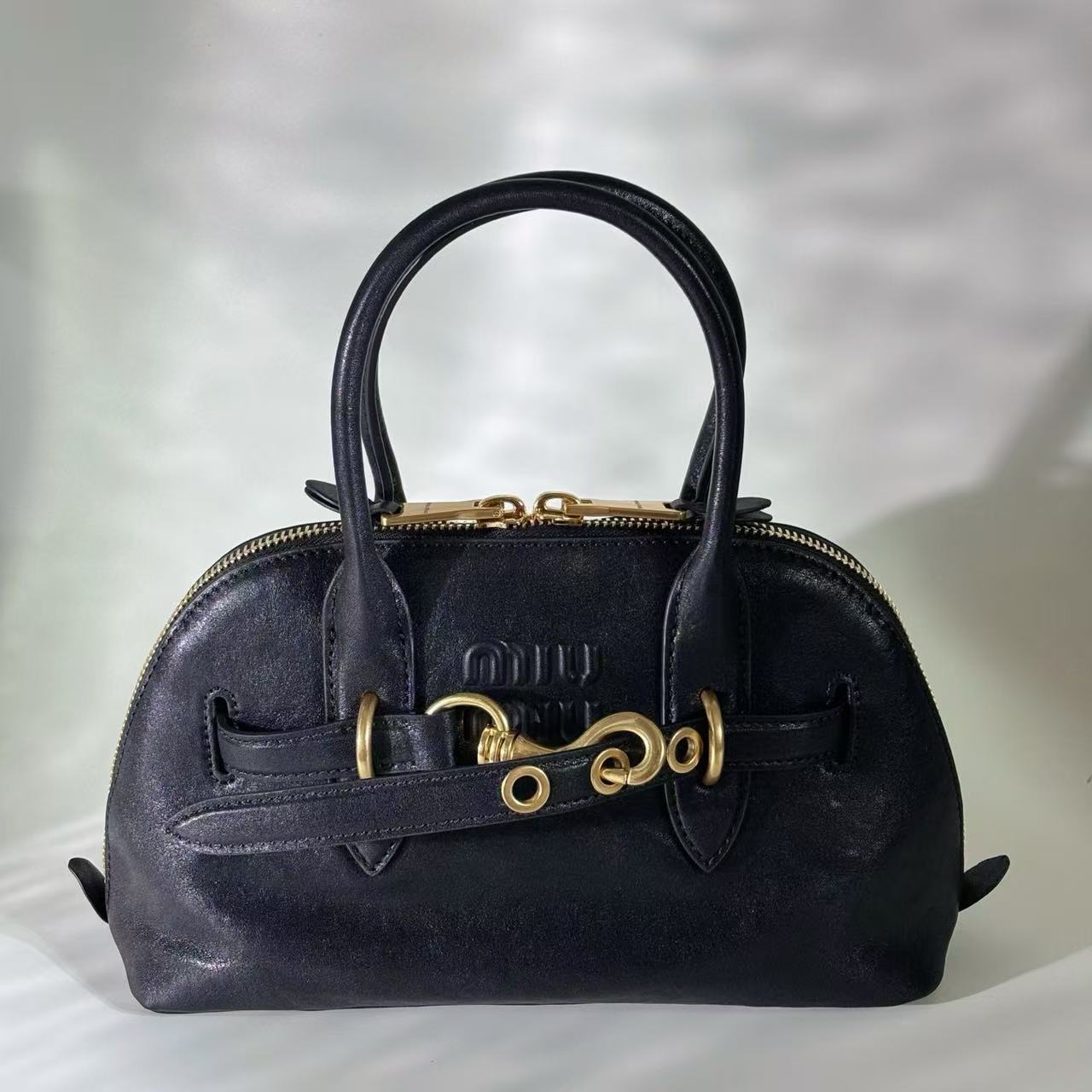 미우미우 아방뛰르 나파 가죽 탑 핸들 백 스몰 오크