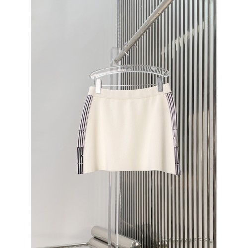디올 스트라이프 스커트