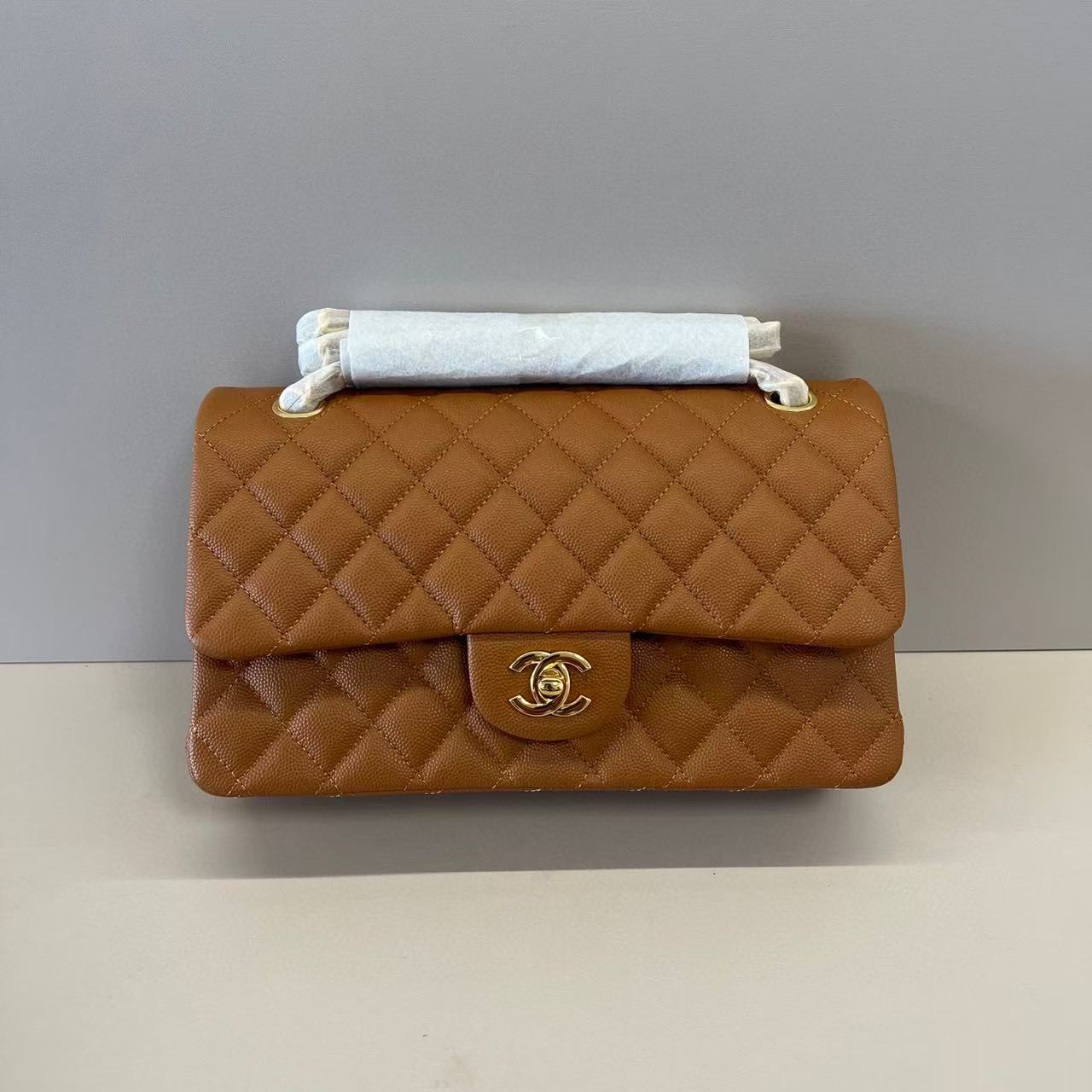 샤넬 클래식 미디움 캐비어 금장