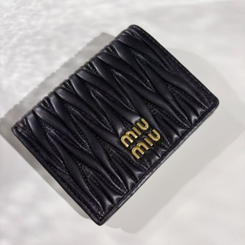 미우미우 마테라쎄 나파 가죽 지갑