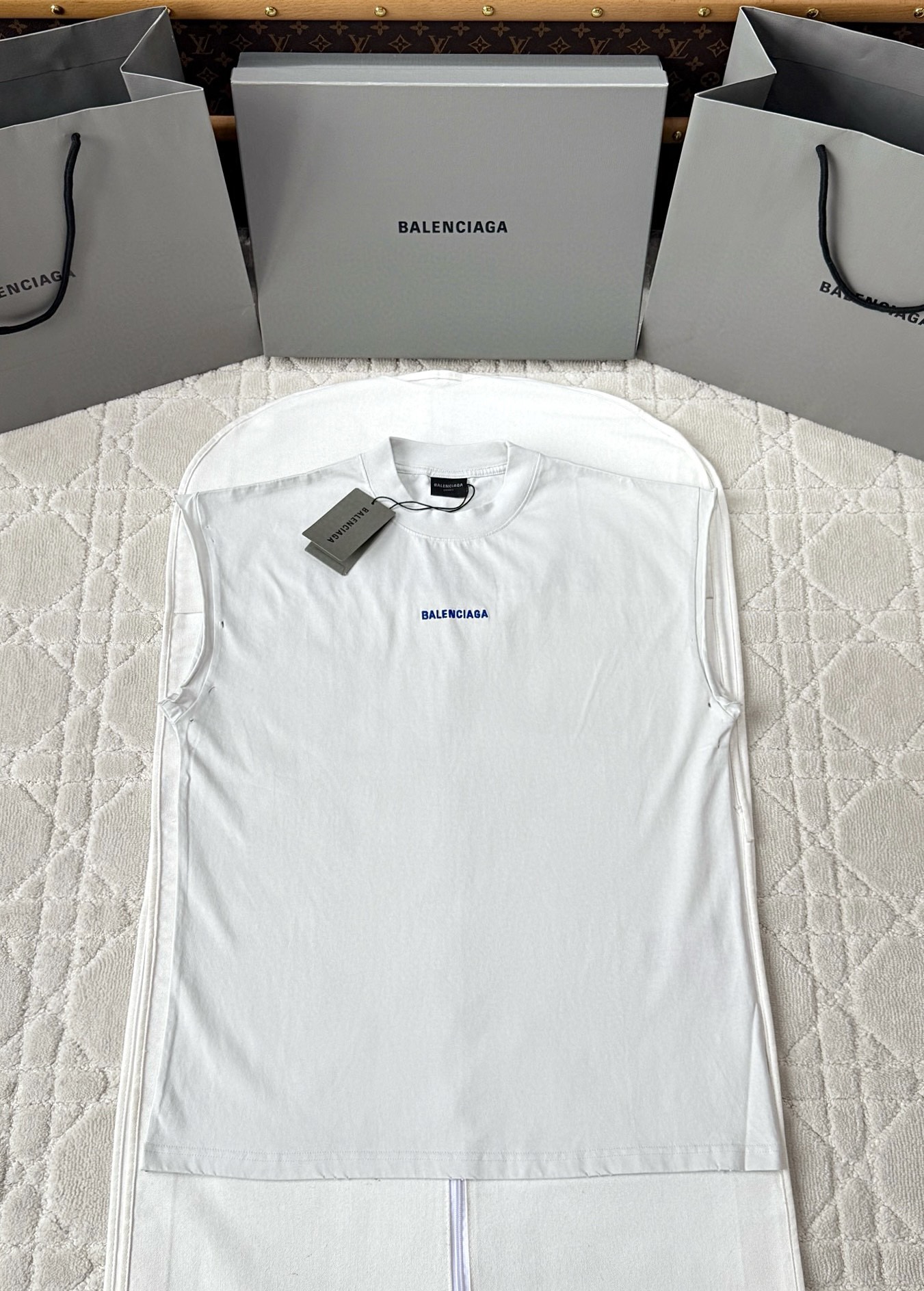 발렌시아가 25SS 자수 로고 슬리브리스