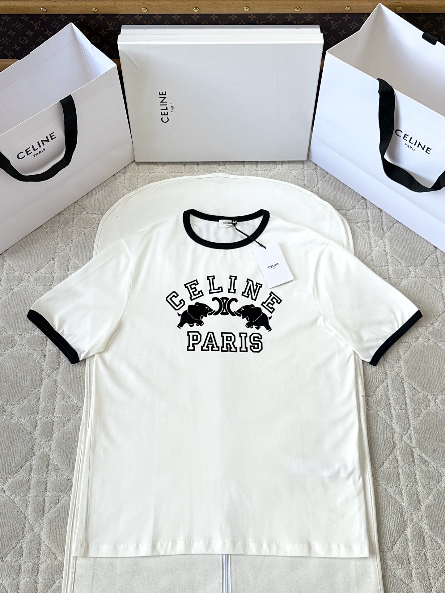 셀린느 25ss 티셔츠