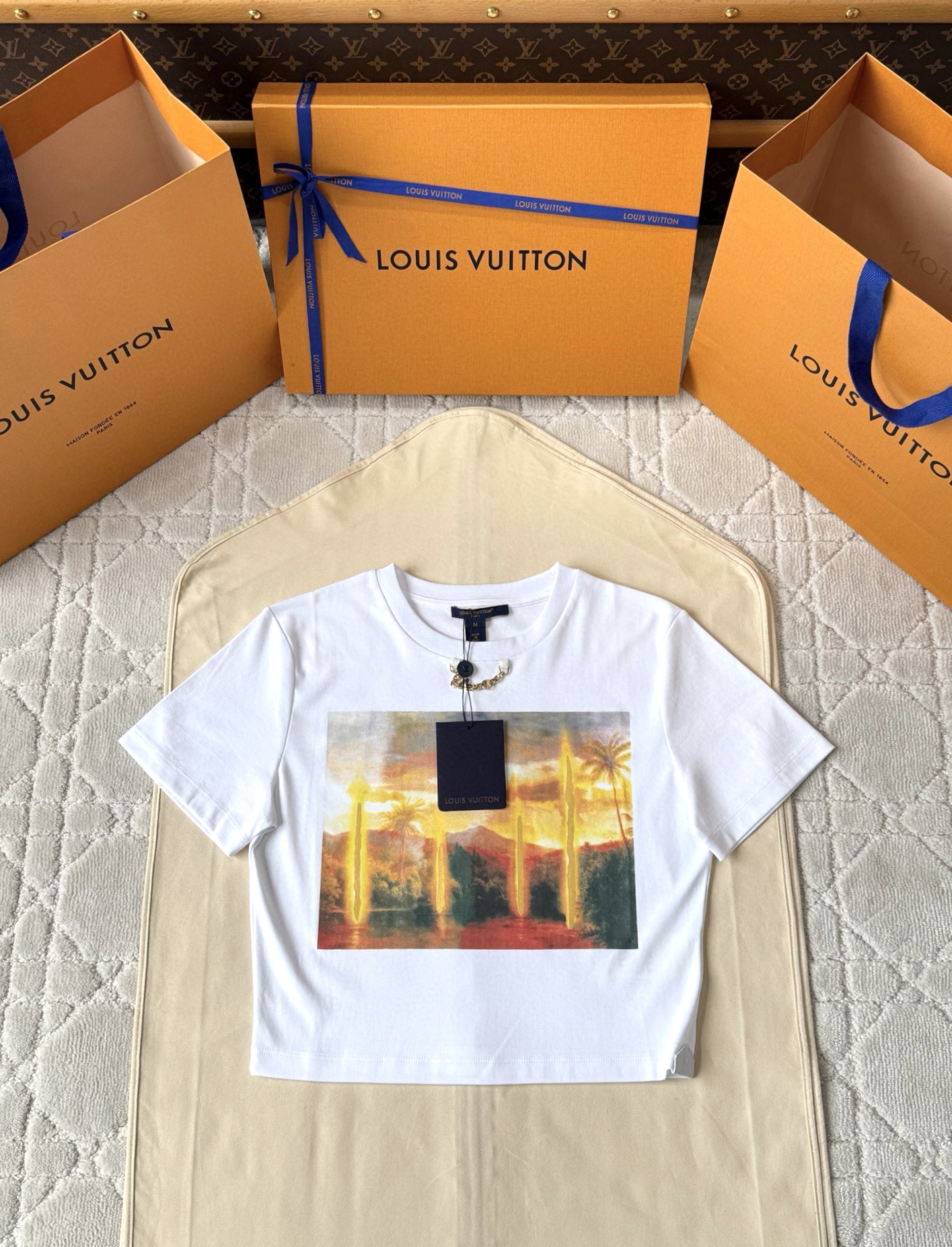 루이비통 25ss 프린트 숏 체인 반팔