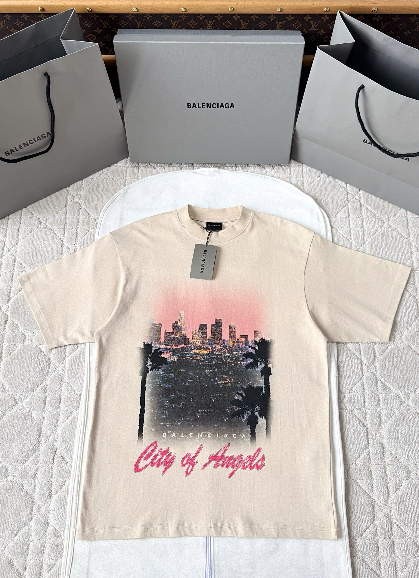 발렌시아가 25ss 프린트 티셔츠