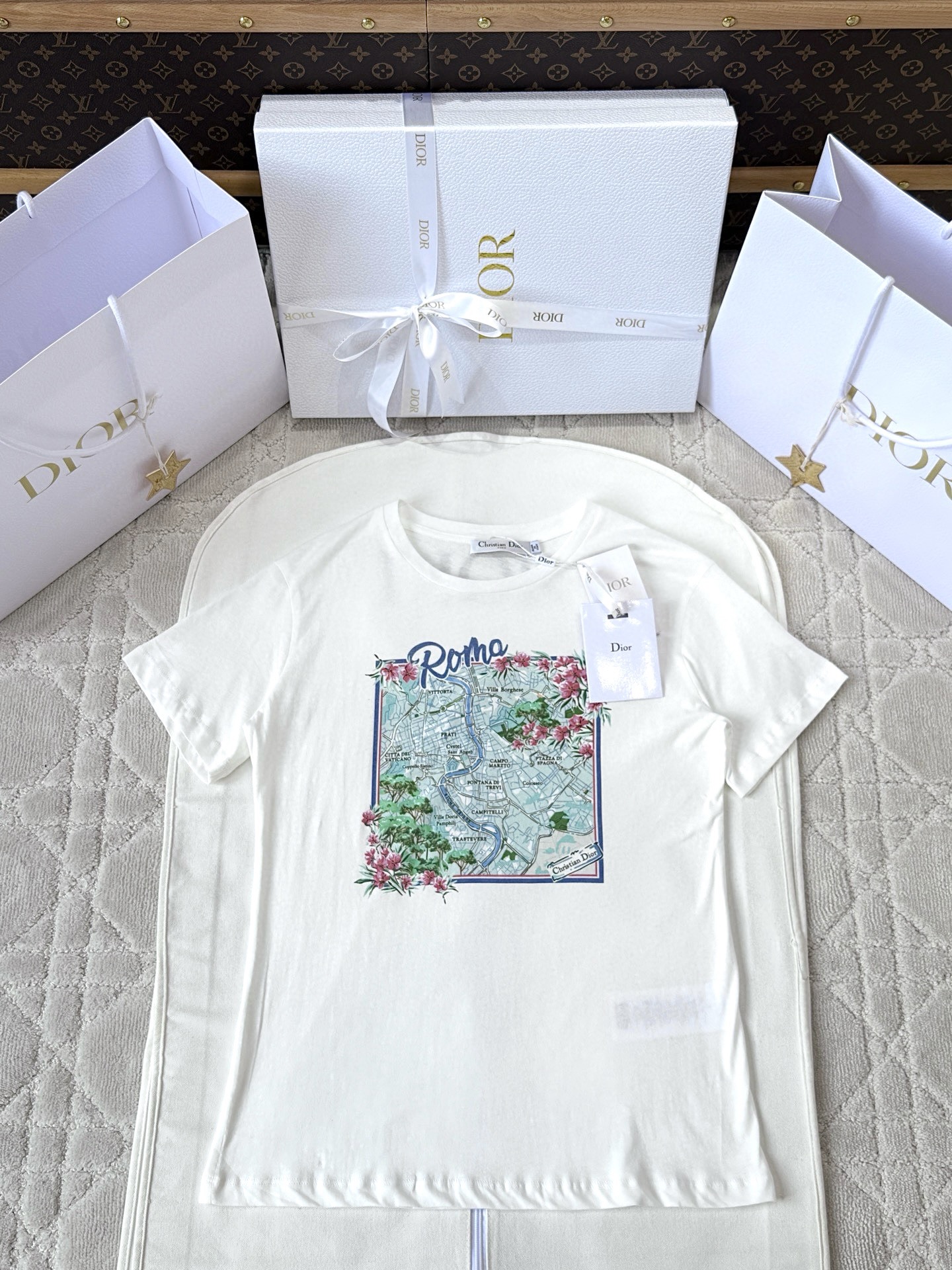 디올 25ss 티셔츠
