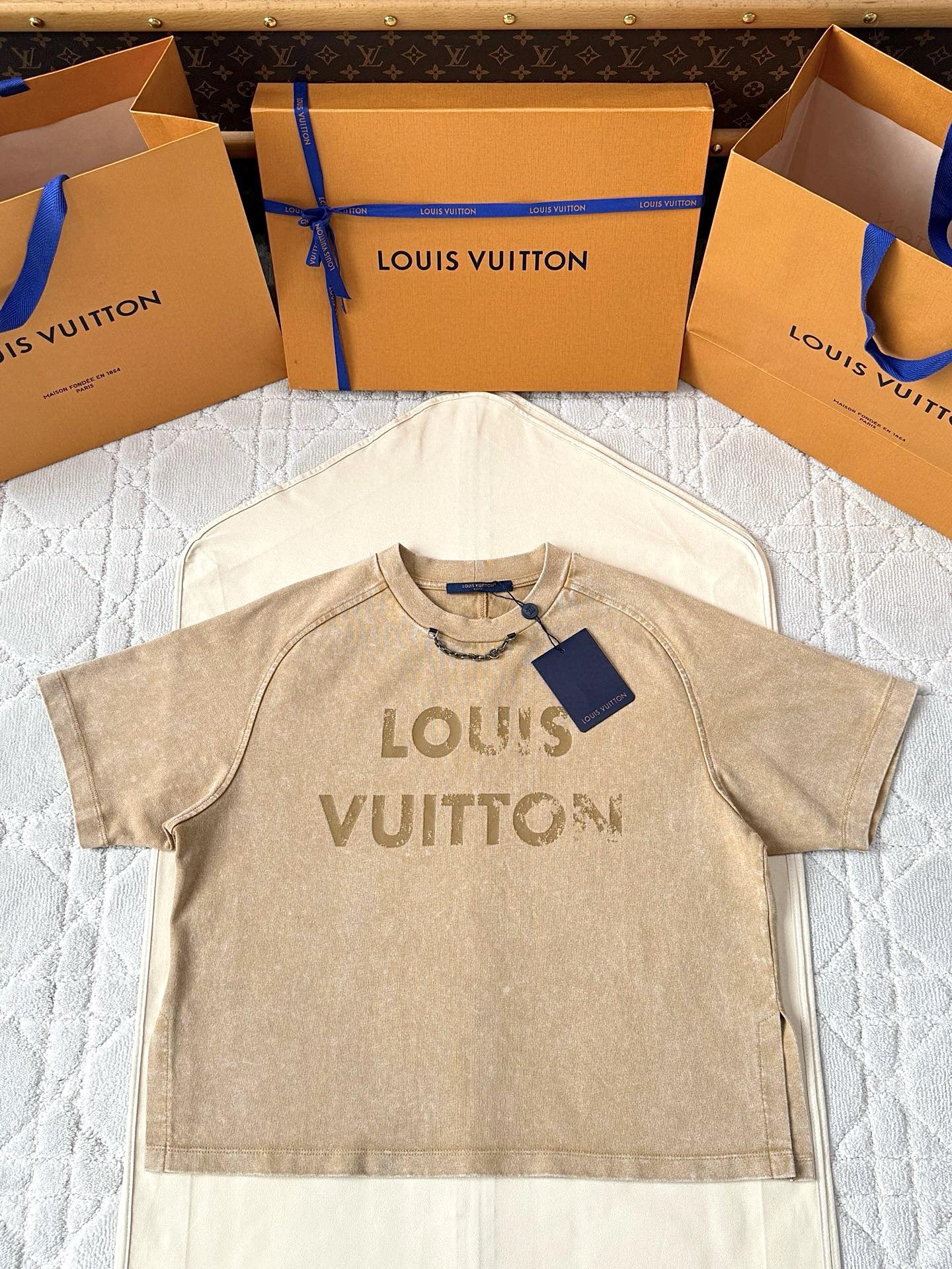 루이비통 25ss 프린트 레터스 반팔