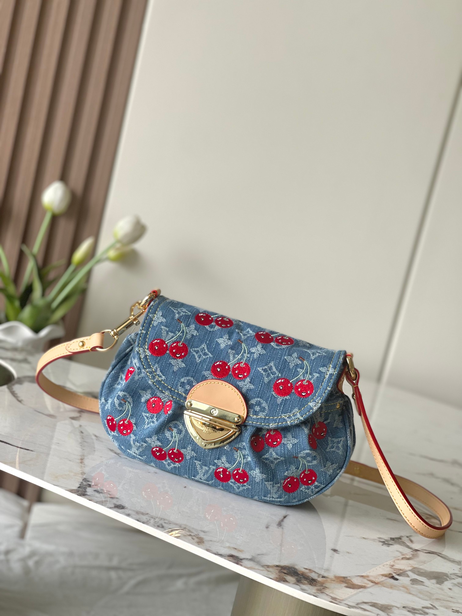 루이비통 LV x TM 선셋 모노그램 데님 숄더백