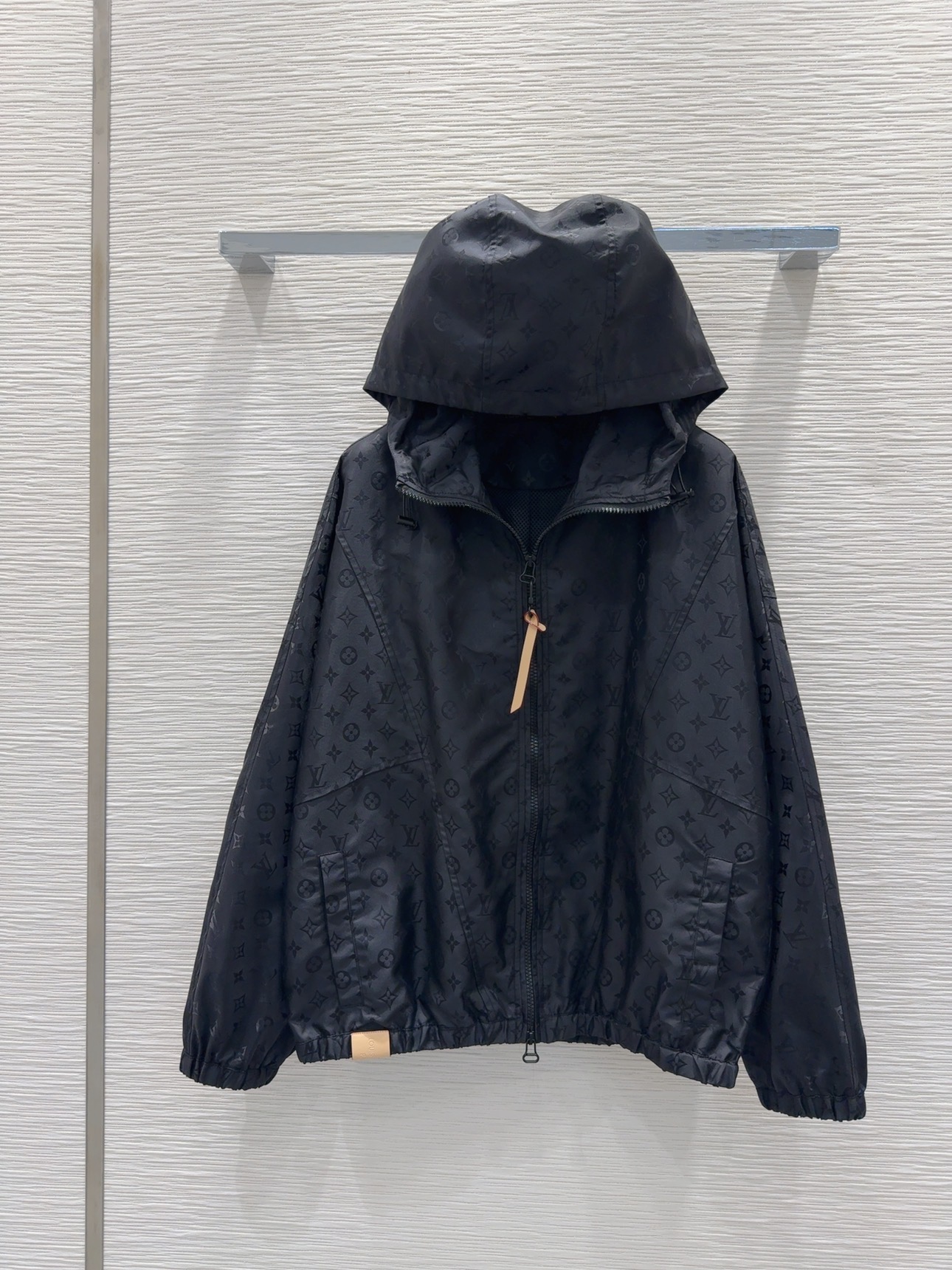 루이비통 바람막이