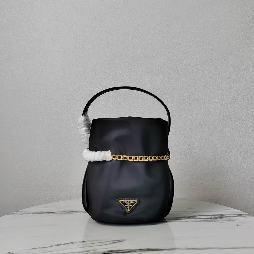 프라다 리나일론 미니백