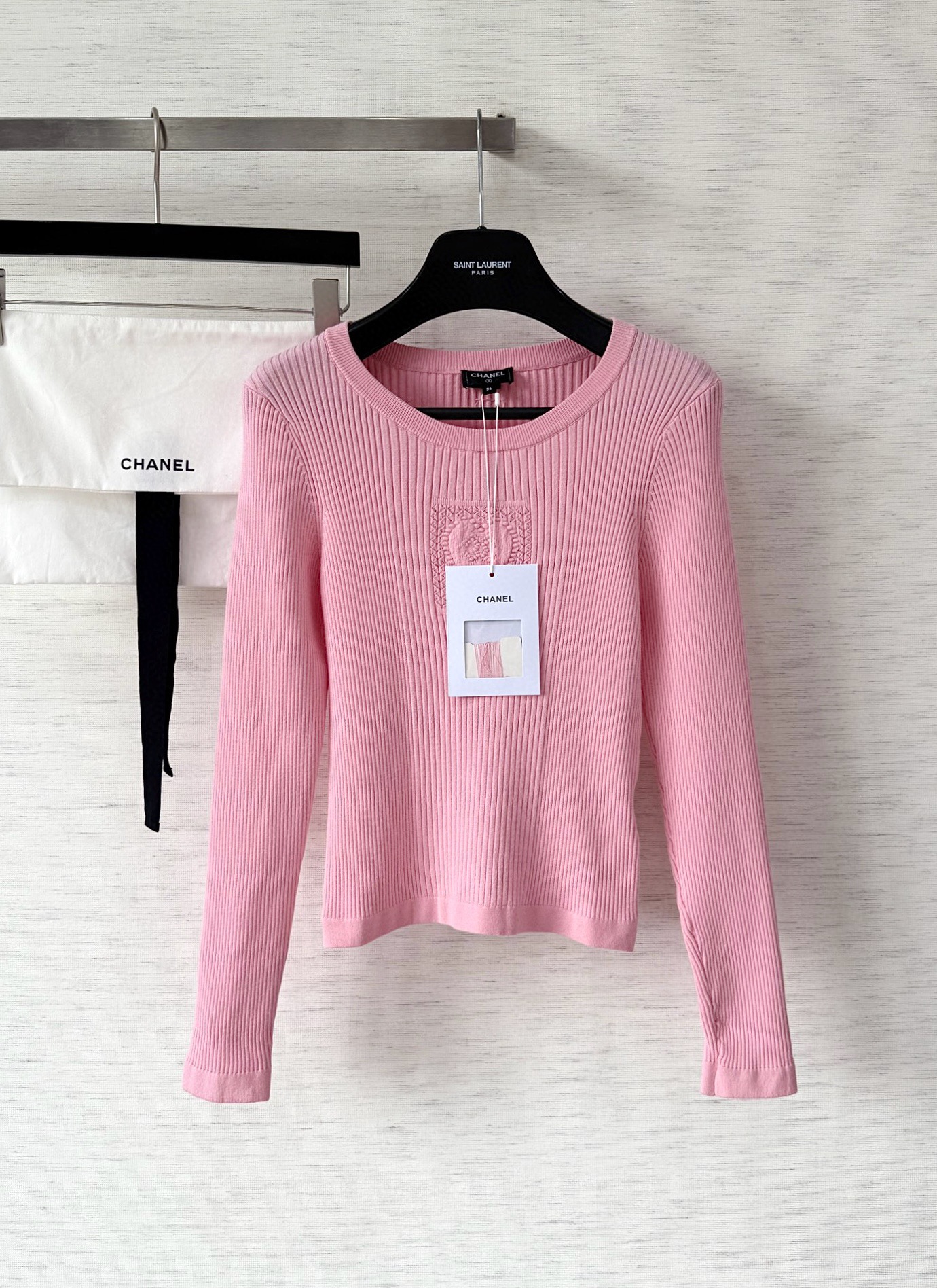 샤넬 25fw 하트 자수 롱슬리브 니트 탑