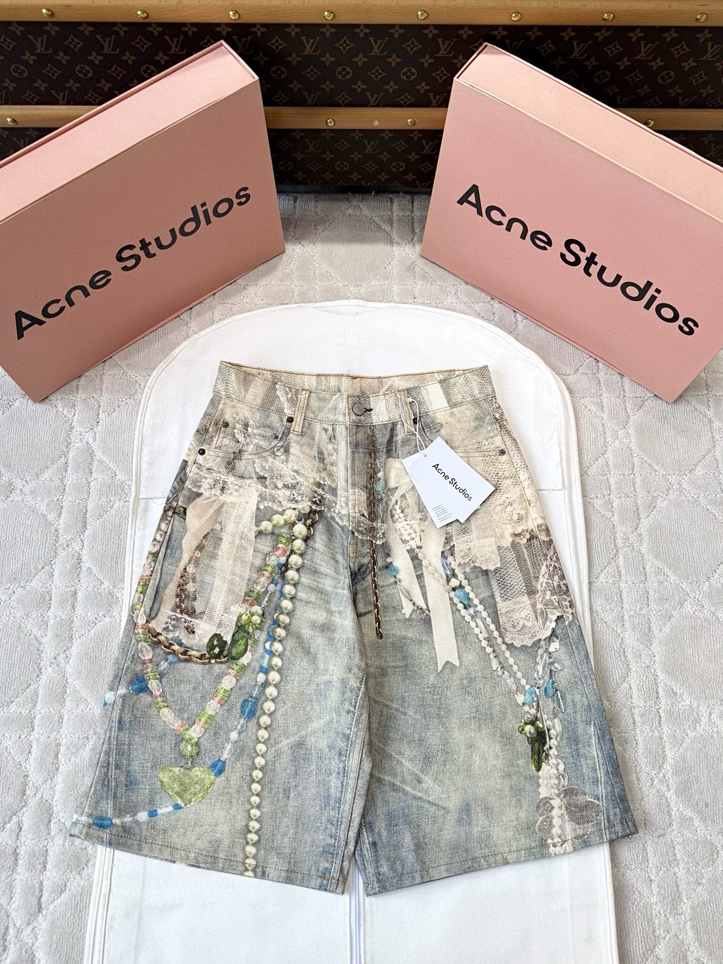 아크네스튜디오 3D 디지털 프린트 데님 반바지