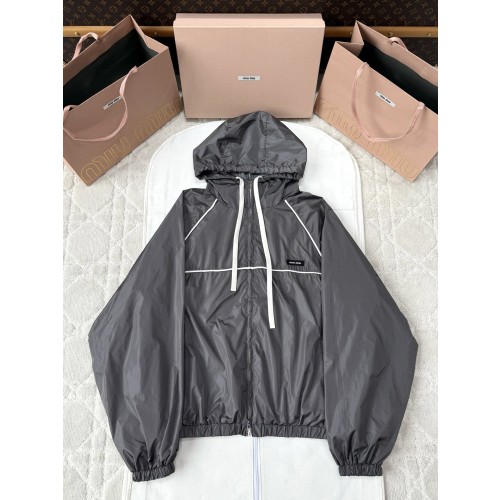 미우미우 25fw 나일론 윈드브레이커 바람막이