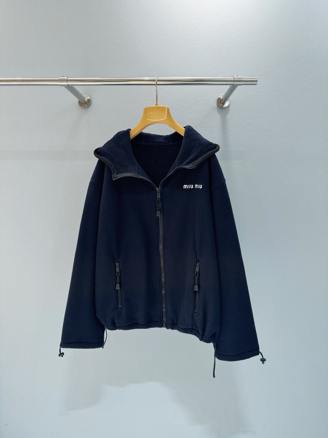 미우미우 폴라 프리스