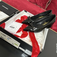 샤넬 페이던트 펌프스 구두