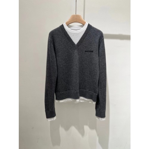 미우미우 캐시미어 브이넥 스웨터 슬레이트 그레이