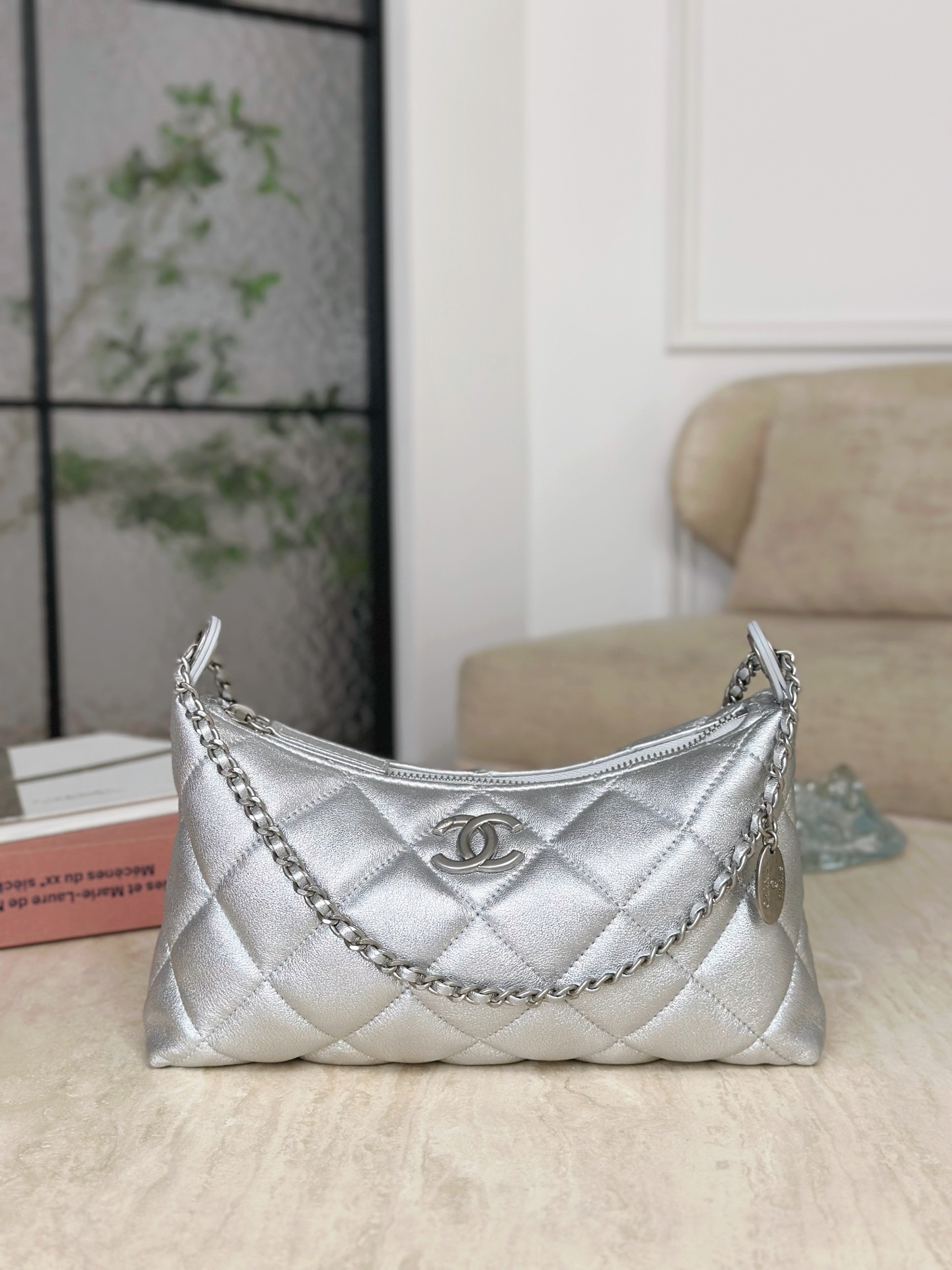 샤넬 25SS 호보 핸드백