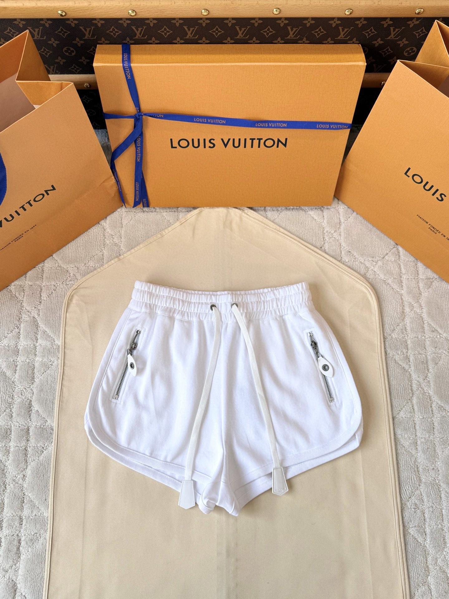 루이비통 25fw 트레이닝 바지