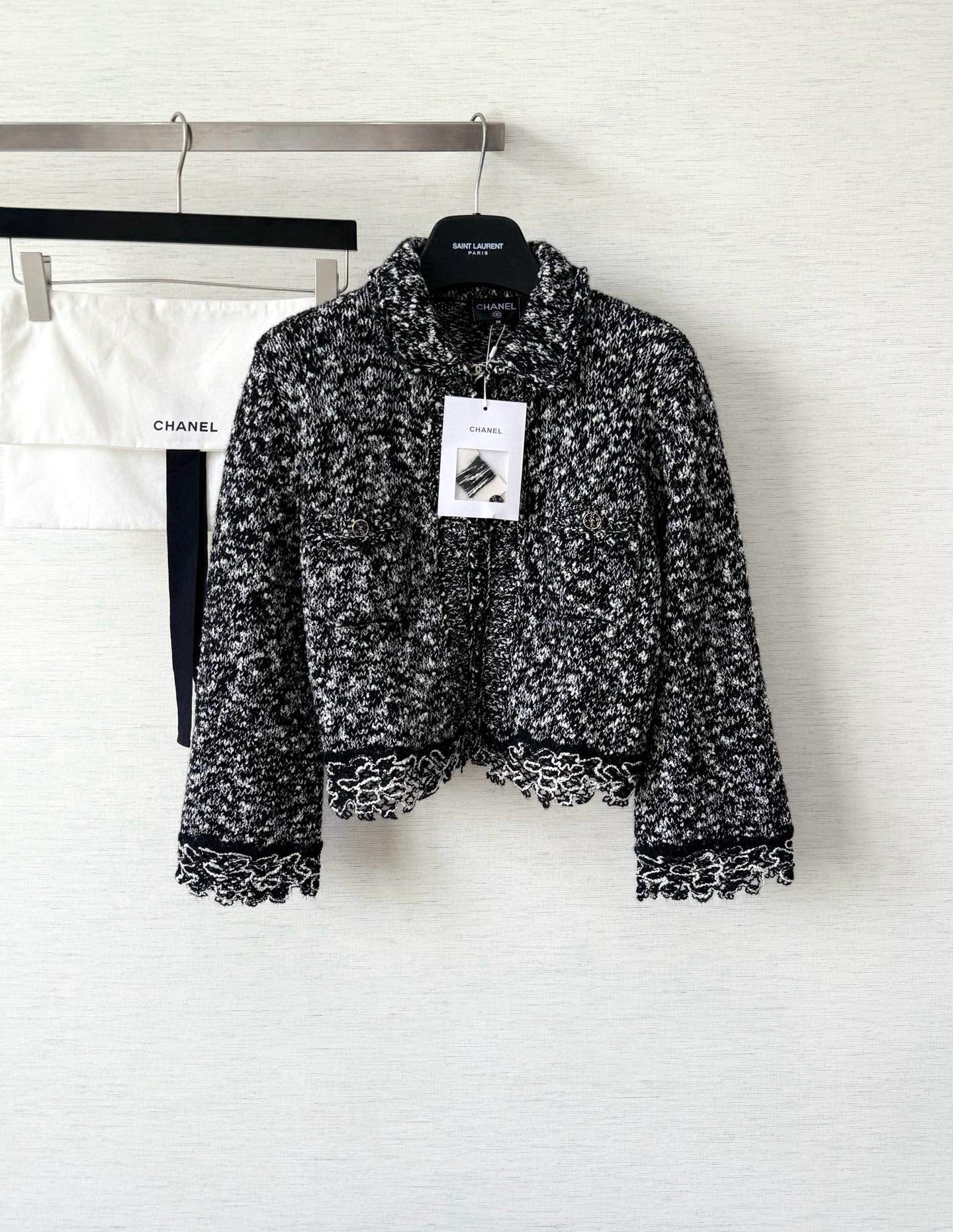 샤넬 블랙&화이트 레이스 슬리브 자켓