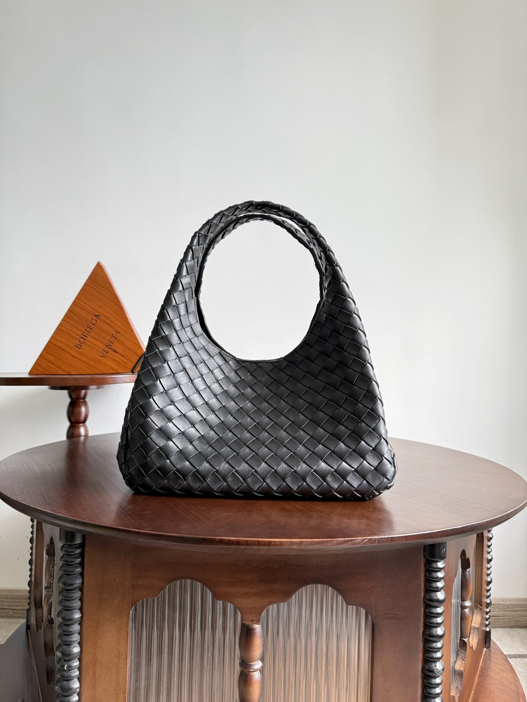 보테가베네타 미디엄 캄파나 블랙 844249