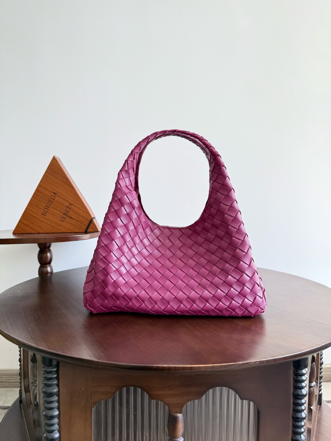 보테가베네타 미디엄 캄파나 비트루트 844249