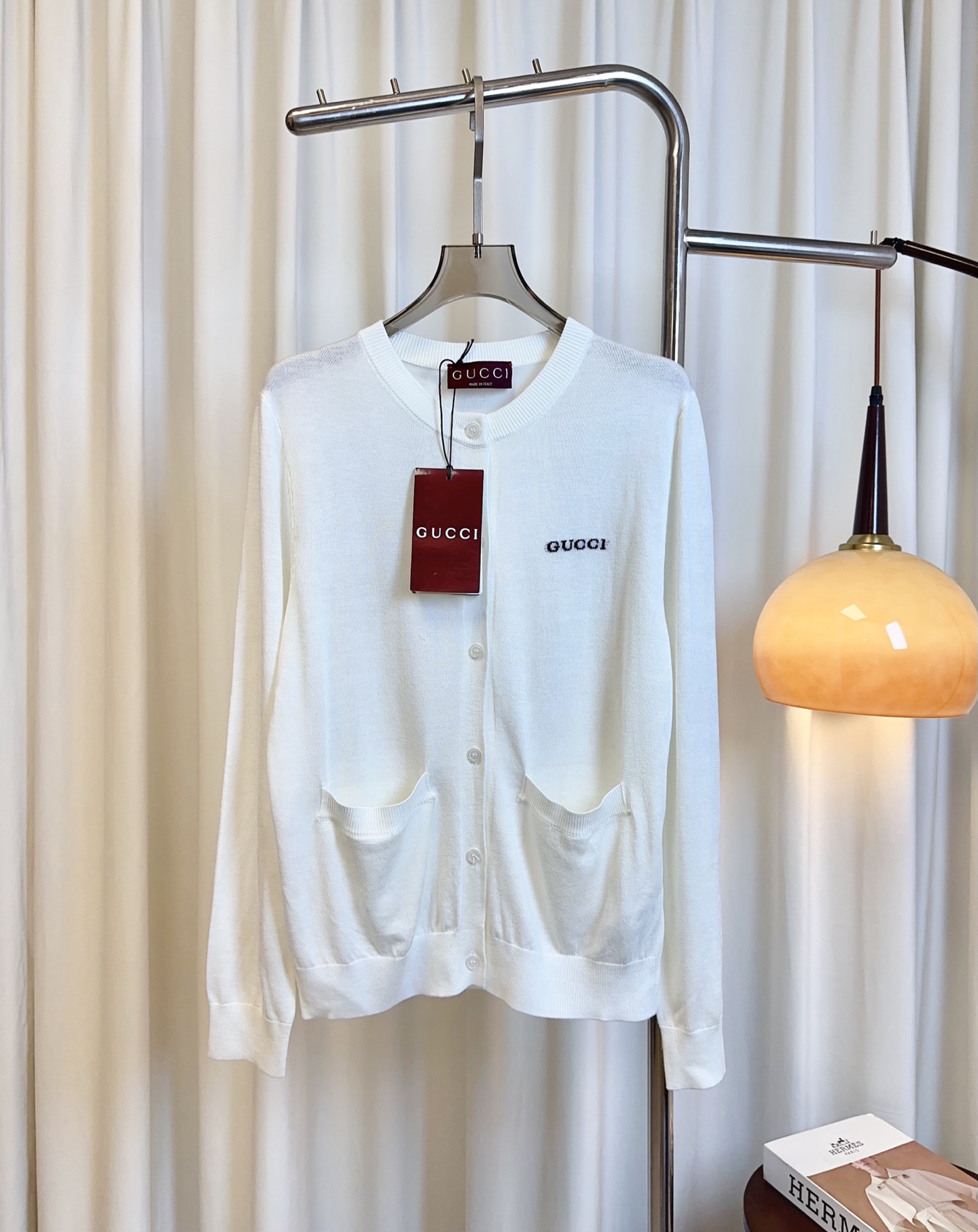 구찌 화이트 가디건