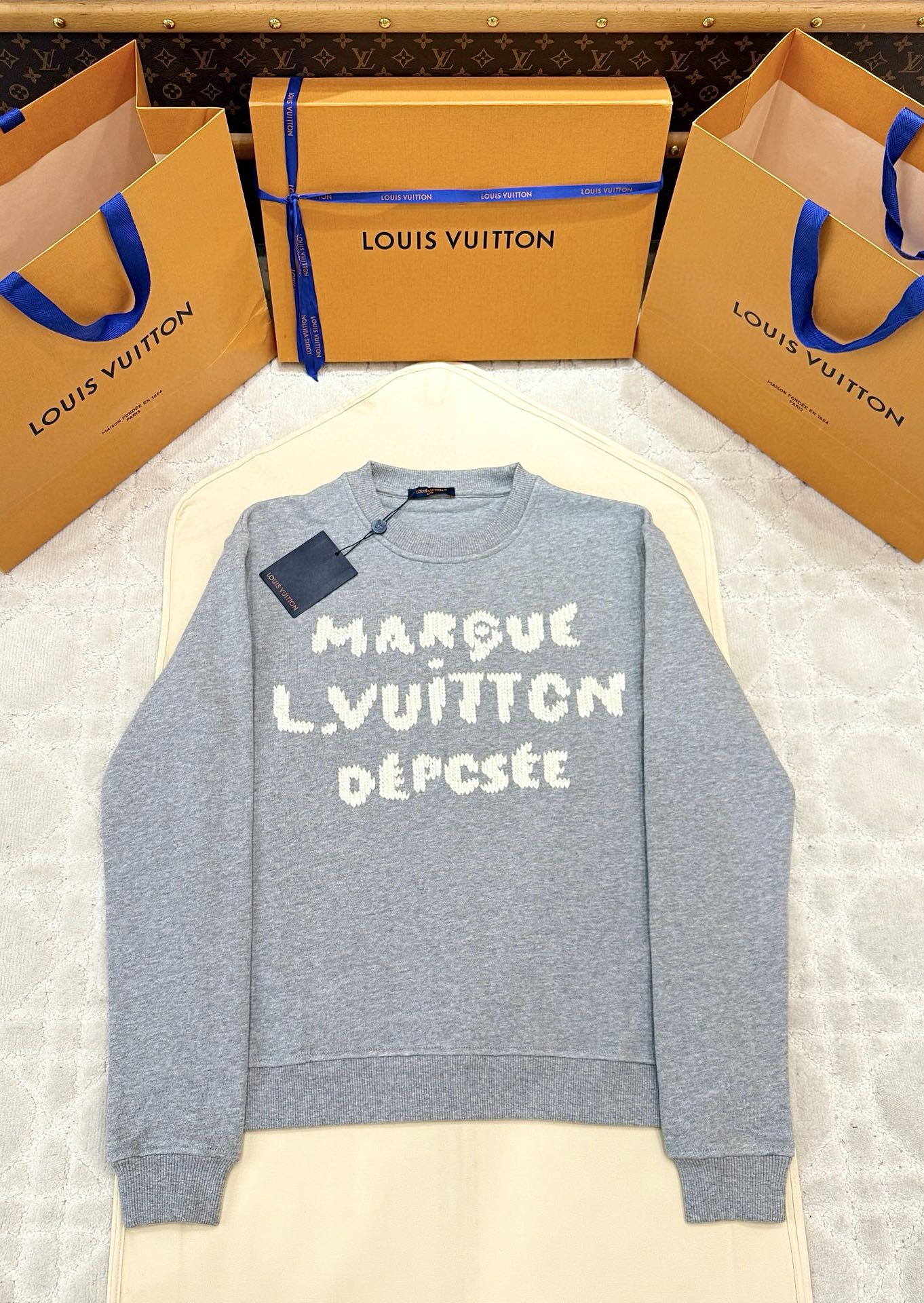 루이비통 맨투맨