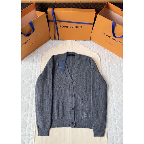 루이비통 자수 버튼 가디건