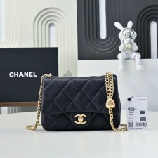 샤넬 뉴미니 플랩백 캐비어 하트볼 20cm