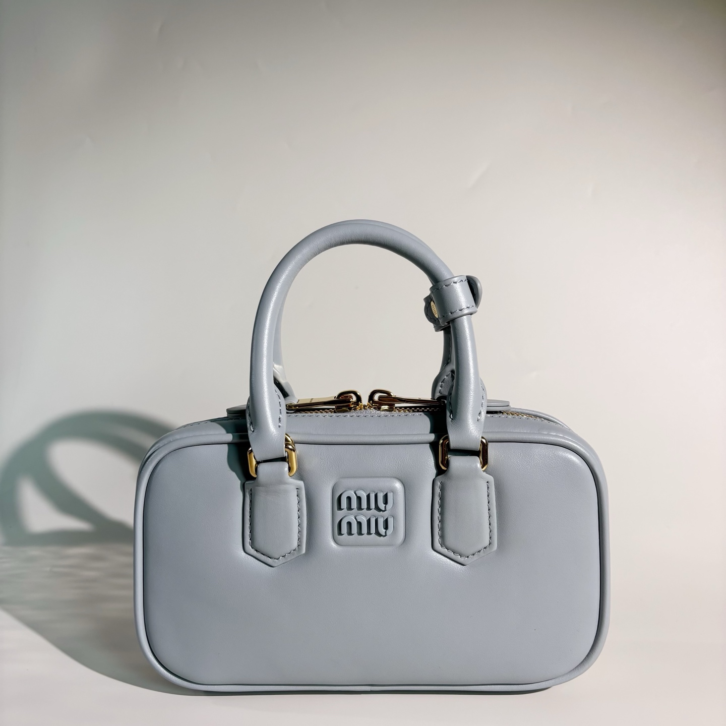 미우미우 아르카디 가죽 미니 백