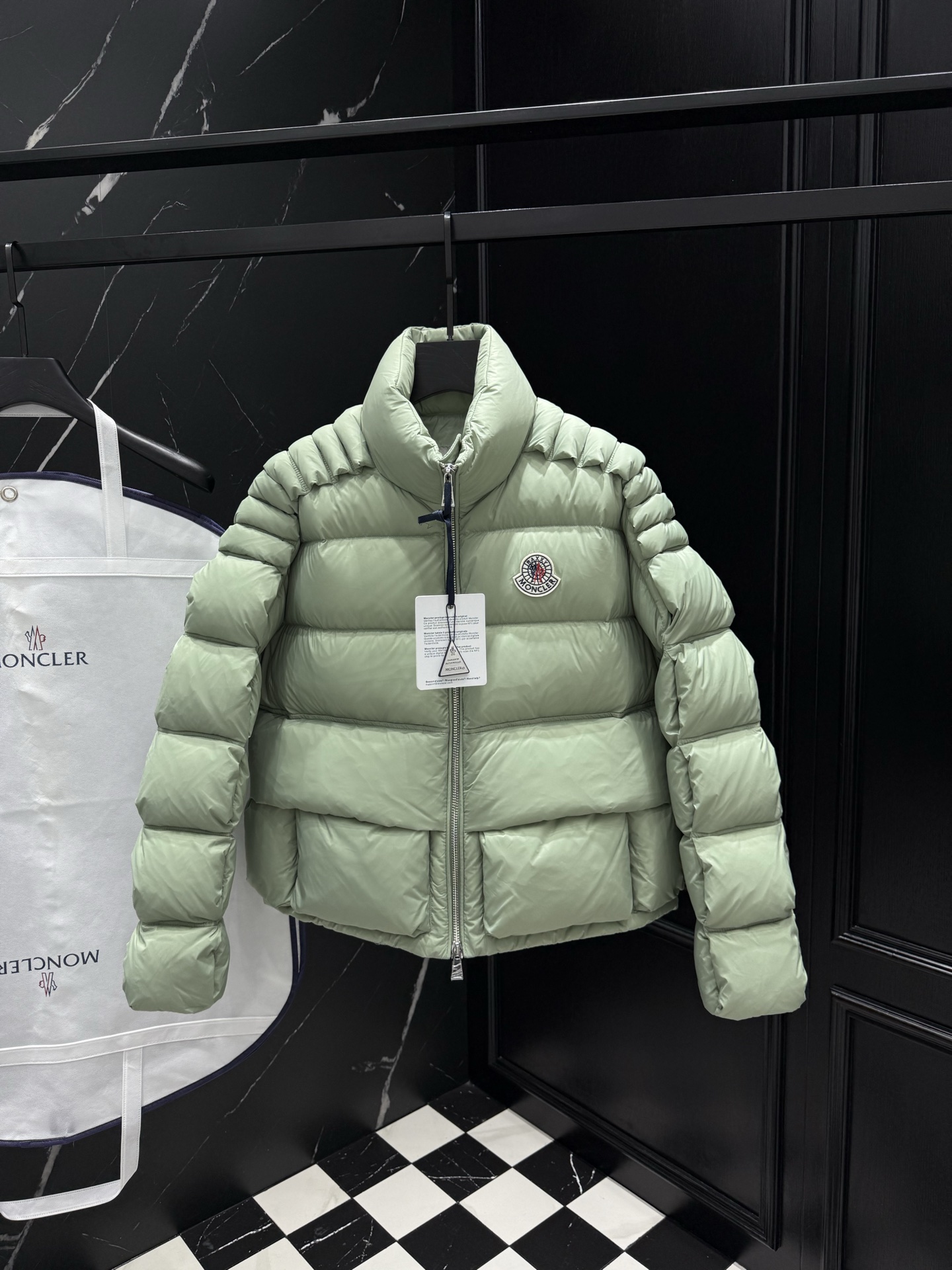 몽클레어 25fw 랙시 도파 패딩