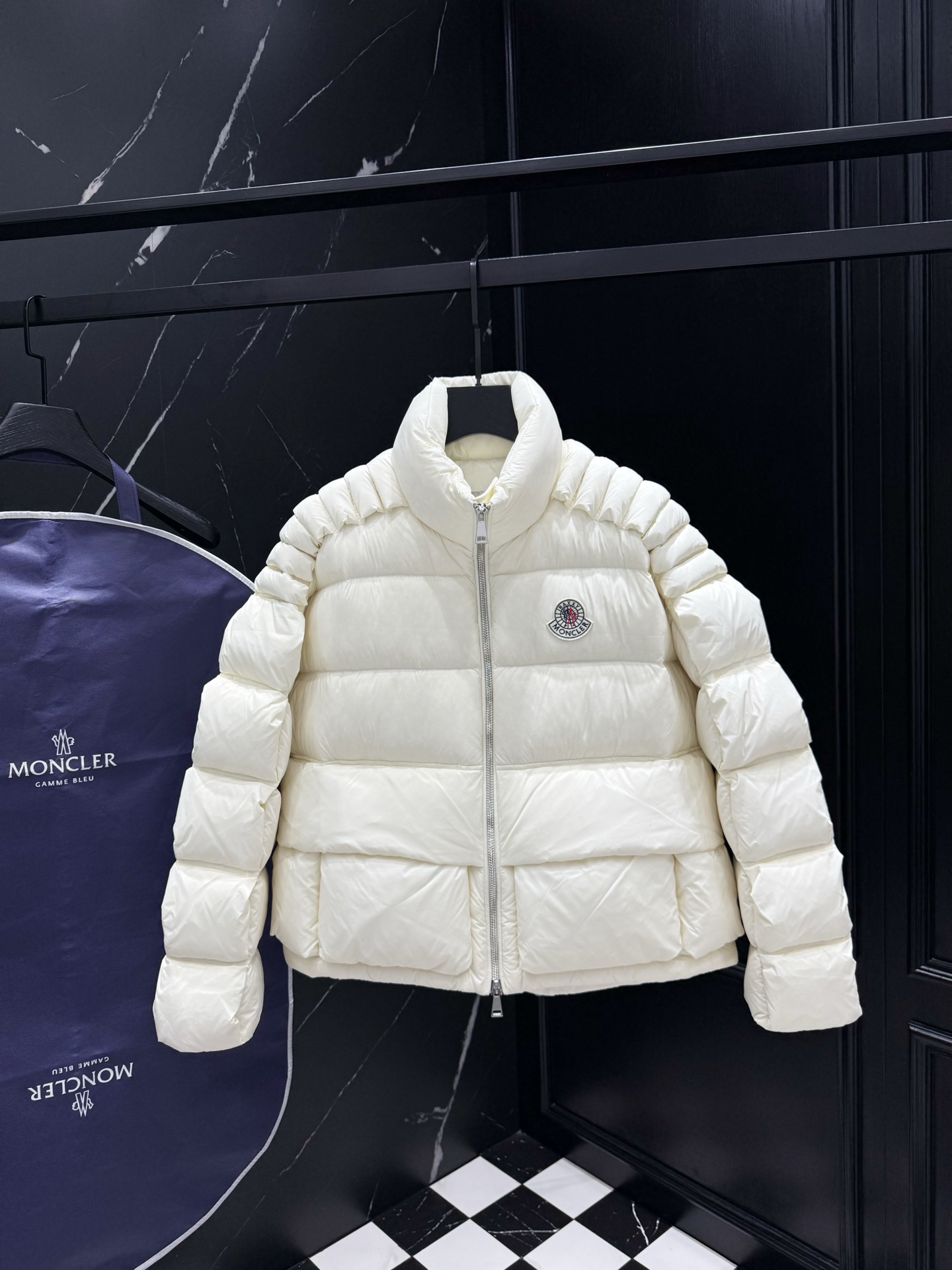 몽클레어 25fw 랙시 도파 패딩