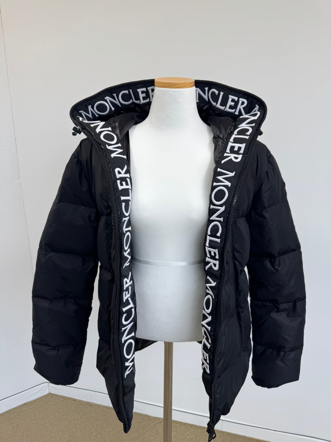 몽클레어 몽클라 패딩 1사이즈 (3일이내 수령가능) 당일출고