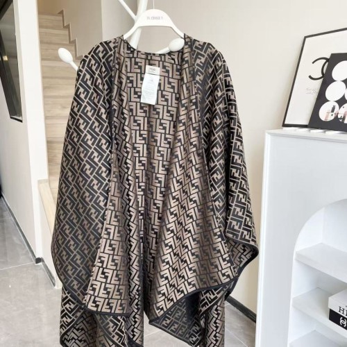 펜디 울 케이프