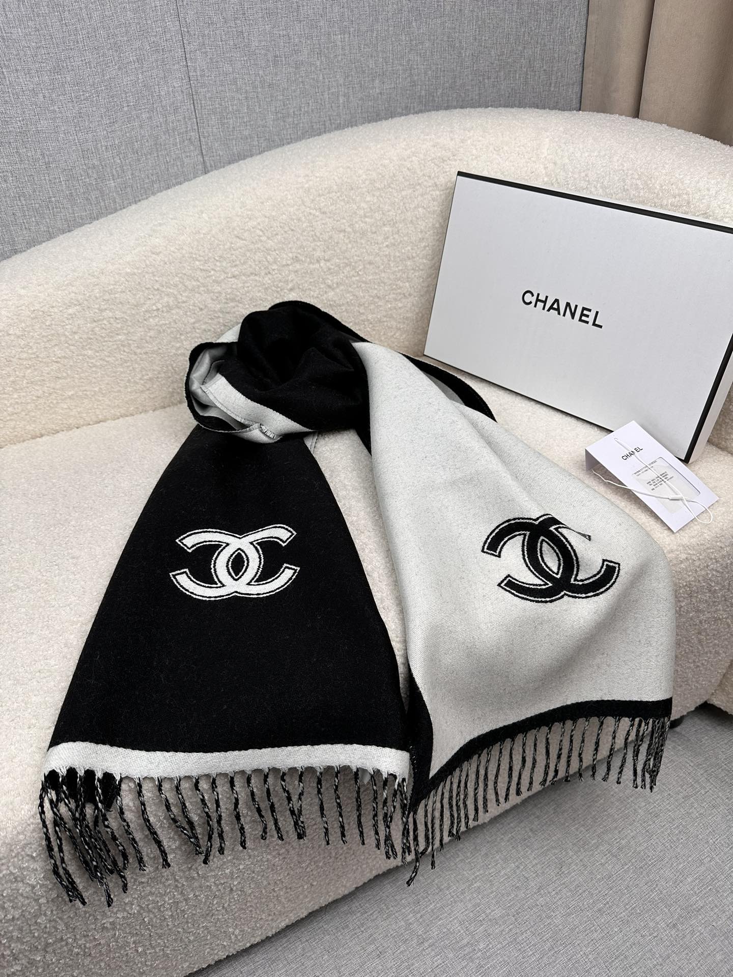 샤넬 양면 캐시미어 스카프